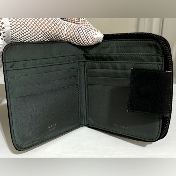 PRADA Nylon Small Wallet, Authentic. GUC - Picture 12 of 17